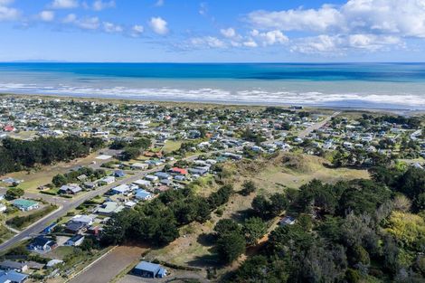 Photo of property in 19 Waitarere Rise Avenue, Waitarere Beach, Levin, 5510