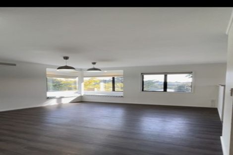 Photo of property in 2/5 Tahinga Street, Northcote, Auckland, 0627