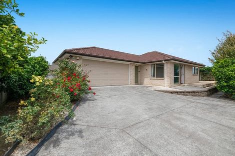 Photo of property in 9 Raabia Close, Parakai, 0830