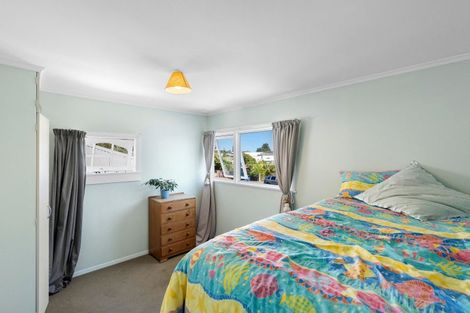 Photo of property in 71 Muritai Road, Eastbourne, Lower Hutt, 5013