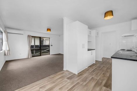 Photo of property in 2/103 Chichester Drive, Rosehill, Papakura, 2113