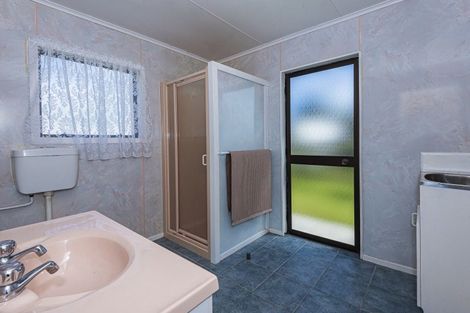 Photo of property in 2 Graham Street, One Tree Point, 0118