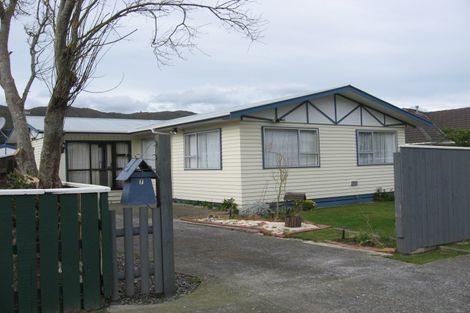 Photo of property in 7 Kendal Grove, Wainuiomata, Lower Hutt, 5014