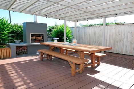 Photo of property in 5 Mahia Lane, Waikanae, 5036