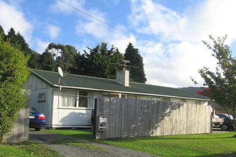 Photo of property in 4a4b Hine Road, Wainuiomata, Lower Hutt, 5014