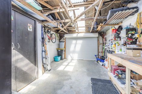 Photo of property in 2/10 Downing Street, Crofton Downs, Wellington, 6035