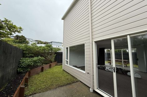 Photo of property in 40c Ruskin Road, Newlands, Wellington, 6037