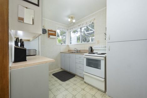 Photo of property in 10 Stallard Place, Glen Eden, Auckland, 0602
