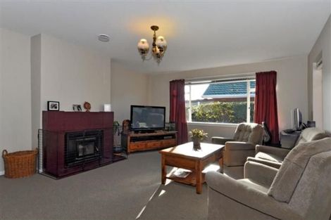 Photo of property in 2 Nyoli Street, Northcote, Christchurch, 8052