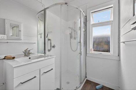 Photo of property in 186 Wainoni Road, Avondale, Christchurch, 8061