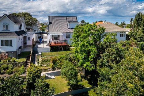 Photo of property in 6 Coleman Terrace, Hospital Hill, Napier, 4110