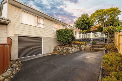Photo of property in 2/4 Osmond Court, Sunnyvale, Auckland, 0612