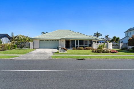 Photo of property in 56 Evans Road, Papamoa Beach, Papamoa, 3118