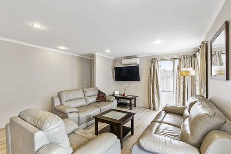 Photo of property in 13a Pax Avenue, Forrest Hill, Auckland, 0620