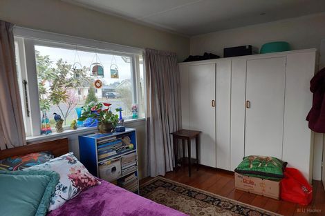 Photo of property in 8 Moorhouse Street, Waimate, 7924