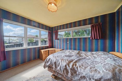 Photo of property in 18 Millbrook Road, Henderson, Auckland, 0612