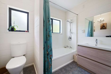 Photo of property in 12 Hawkins Drive, Martinborough, 5711