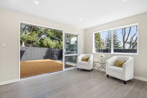 Photo of property in 538a Glenfield Road, Glenfield, Auckland, 0629