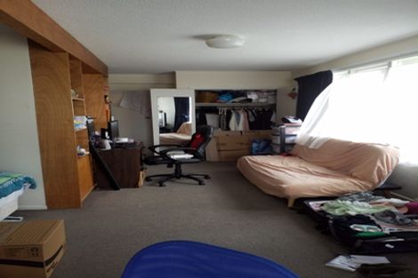 Photo of property in Churchill Flats, 213 The Terrace, Wellington Central, Wellington, 6011