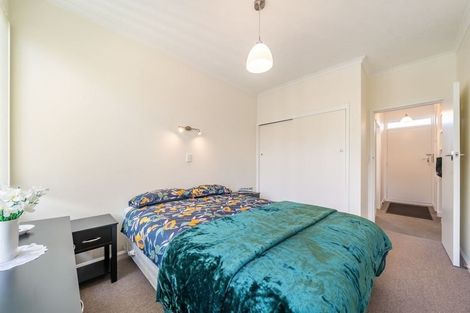 Photo of property in 2/110 Muritai Road, Eastbourne, Lower Hutt, 5013