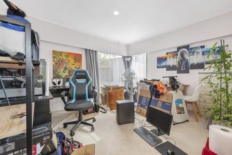 Photo of property in 3 Harford Place, Pakuranga Heights, Auckland, 2010