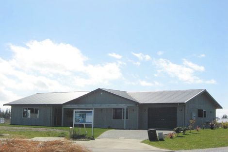 Photo of property in 15 Marshall Close, Motuoapa, 3382
