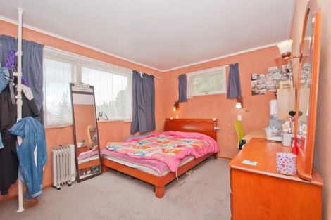 Photo of property in 16 Cypress Place, Sunnynook, Auckland, 0620