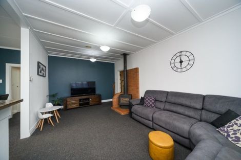 Photo of property in 15 Suzanne Grove, Kelvin Grove, Palmerston North, 4414