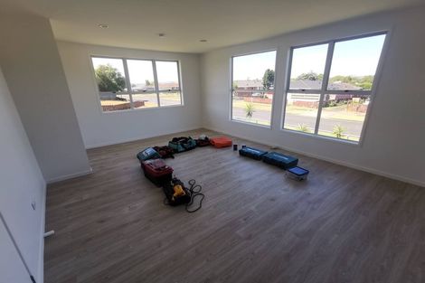 Photo of property in 2 Arnhem Place, Pukekohe, 2120