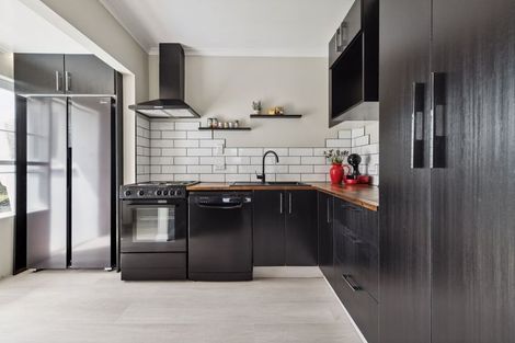 Photo of property in 299b Carrington Street, Vogeltown, New Plymouth, 4310