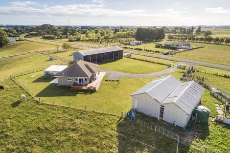 Photo of property in 106 Cemetery Road, Sanson, Palmerston North, 4479