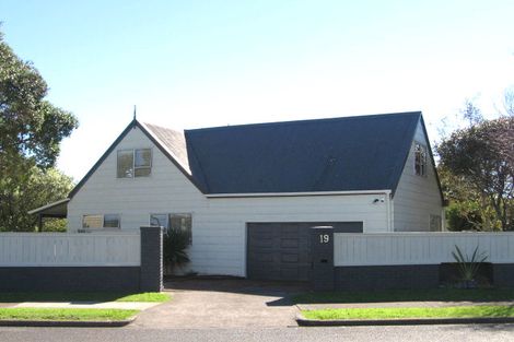 Photo of property in 19 Marendellas Drive, Bucklands Beach, Auckland, 2014