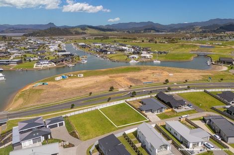 Photo of property in 8 Norma Way, Whitianga, 3510