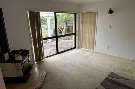 Photo of property in 18 Cornelian Crescent, Half Moon Bay, Auckland, 2012
