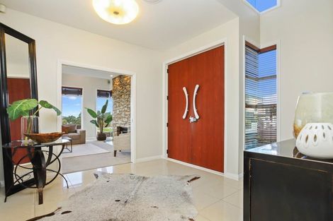 Photo of property in 51 Harbour View Road, Te Atatu Peninsula, Auckland, 0610