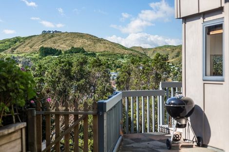 Photo of property in 295 Main Road, Tawa, Wellington, 5028