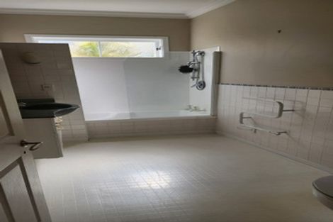 Photo of property in 186 Boord Crescent, Kumeu, 0891