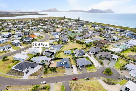 Photo of property in 5 Kihi Place, Ruakaka, 0116