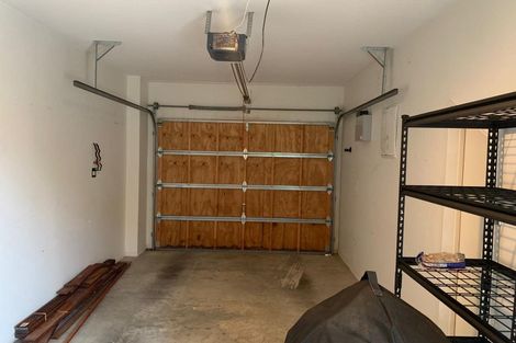 Photo of property in 76h Edmonton Road, Henderson, Auckland, 0612