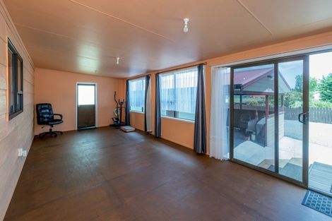 Photo of property in 55 Waikawa Beach Road, Manakau, Levin, 5573