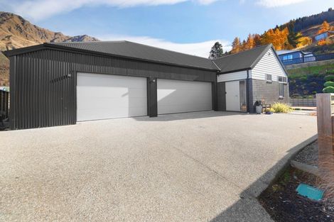 Photo of property in 12 Morepork Way, Arthurs Point, Queenstown, 9371