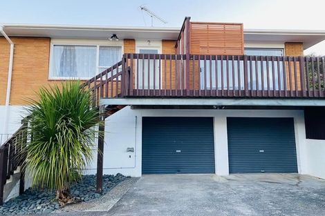 Photo of property in 2/16 Windermere Crescent, Blockhouse Bay, Auckland, 0600