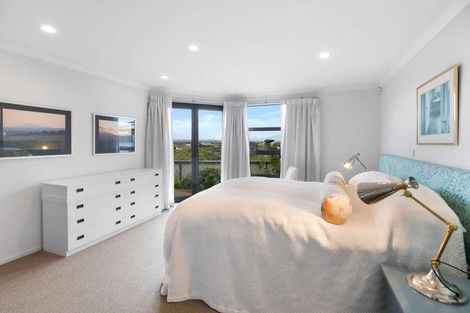 Photo of property in 107 Ruapehu Drive, Fitzherbert, Palmerston North, 4410