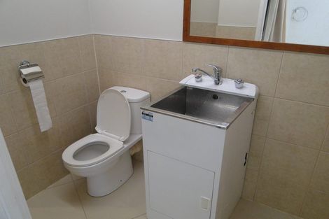 Photo of property in 5 Waverley Avenue, Glenfield, Auckland, 0629