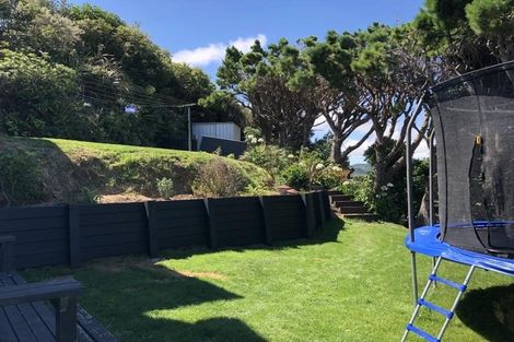 Photo of property in 9 Honeysuckle Grove, Maungaraki, Lower Hutt, 5010