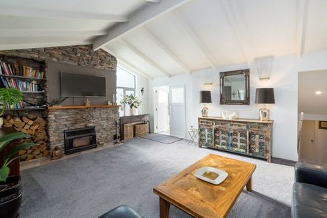 Photo of property in 8 Vista Crescent, Maoribank, Upper Hutt, 5018