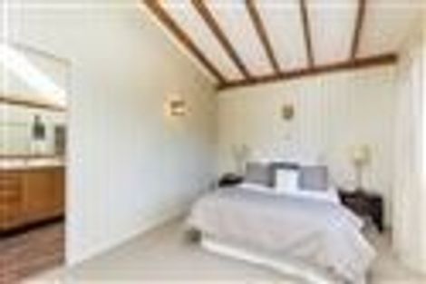 Photo of property in 22 Korotaha Terrace, Rothesay Bay, Auckland, 0630