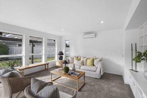 Photo of property in 14 Donovan Place, Aidanfield, Christchurch, 8025