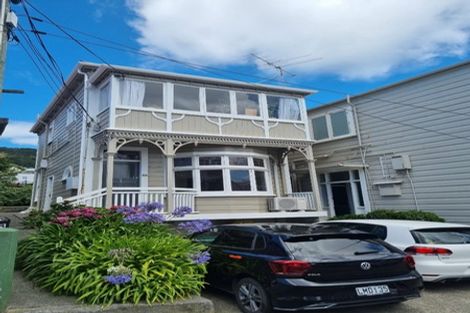 Photo of property in 28 Roxburgh Street, Mount Victoria, Wellington, 6011