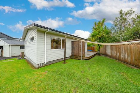 Photo of property in 3 Poto Street, Te Atatu South, Auckland, 0610
